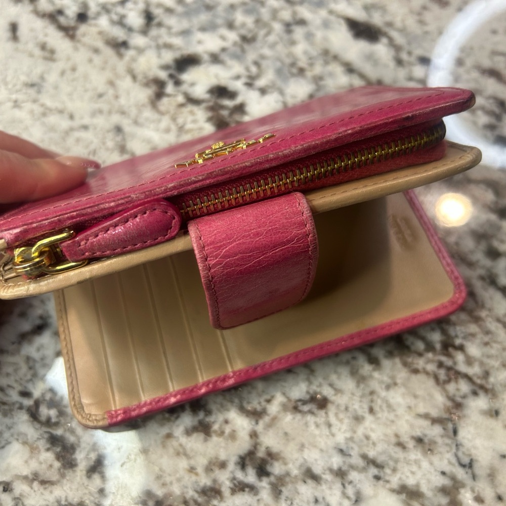 Prada Fuchsia Leather Wallet with Gold Logo - Picture 5 of 16